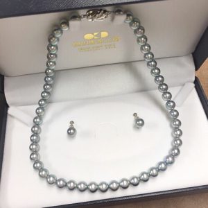 アコヤ真珠の美しいネックレス
