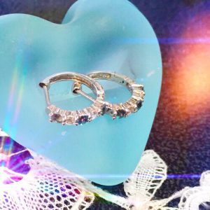 アレキサンドライトとダイヤモンドのピアス