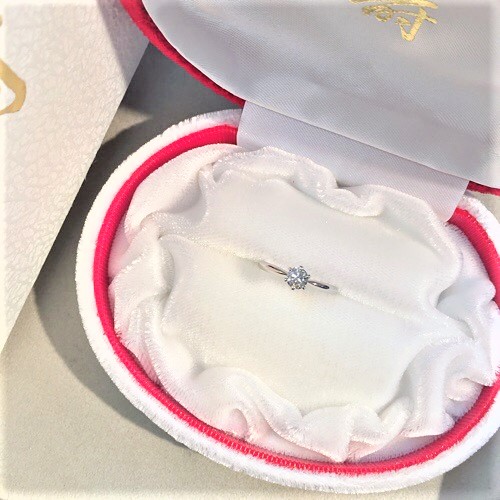 プラチナエンゲージリング ハートアンドアローダイヤモンド