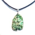 翡翠のペンダントバチカン金具