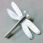 トンボブローチ