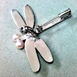 トンボブローチ 目は真珠